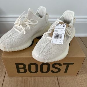 YEEZY BOOST 350 V2